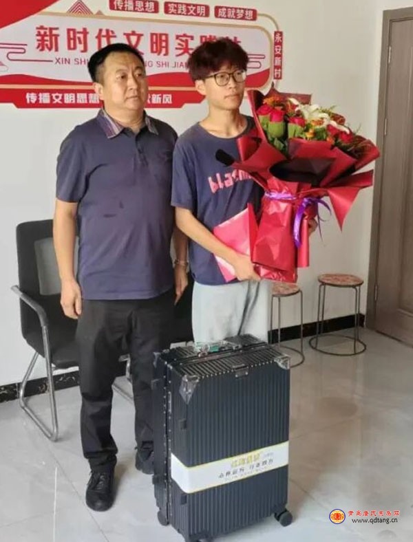 tang_56ba1e1f1dd6c674c3_03.jpg