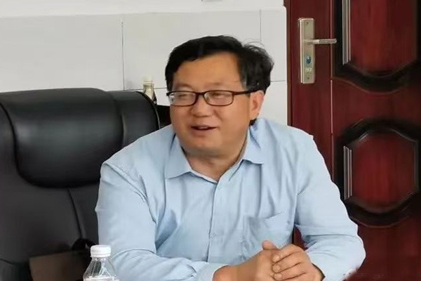 tang_6085f7b9bbf3c57c8a_01.jpg