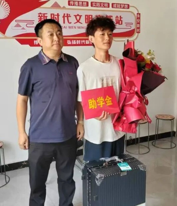 tang_6a38e832c52e3701bf_02.jpg