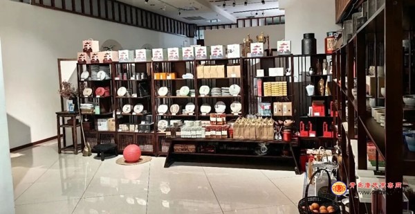 tang_74662c0070de55b766_05.jpg