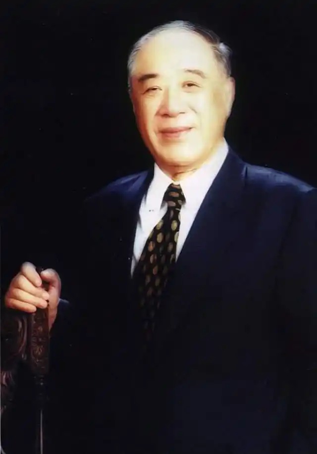 tang_dd0a034a5f5c580d08_12.jpg