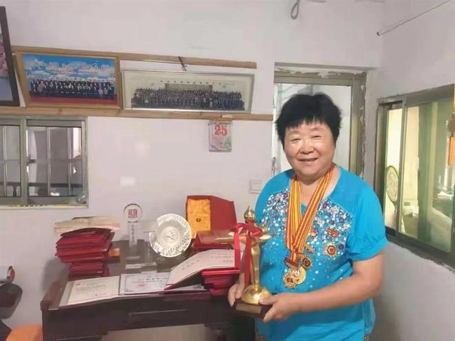 worldpeng_e3a5ce8d2fc82ba6bc_00.jpg