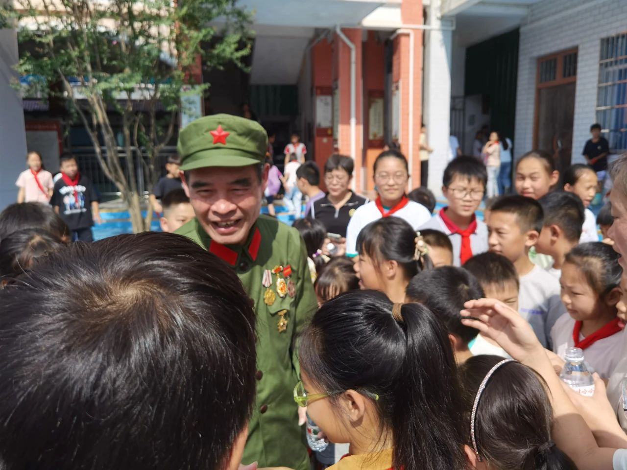 worldpeng_f8d90c0cc9ff7774e8_00.jpg