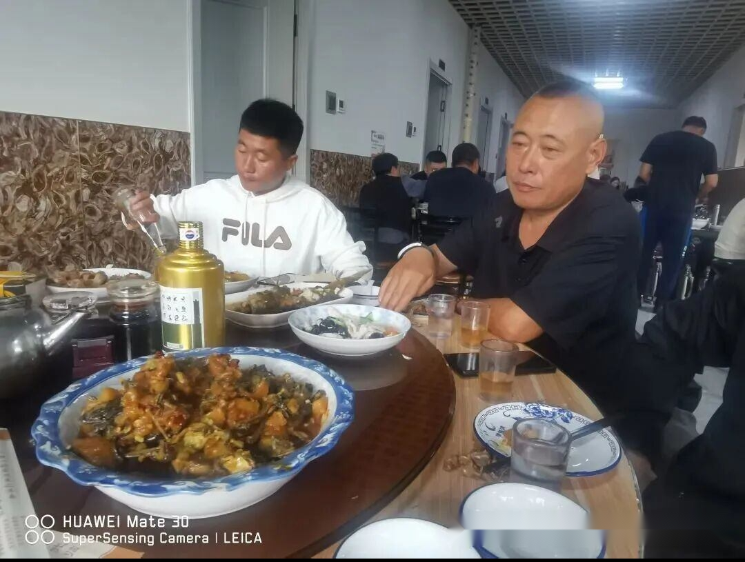 酒酣情浓话宗亲——中外徐氏联谊侧记.png
