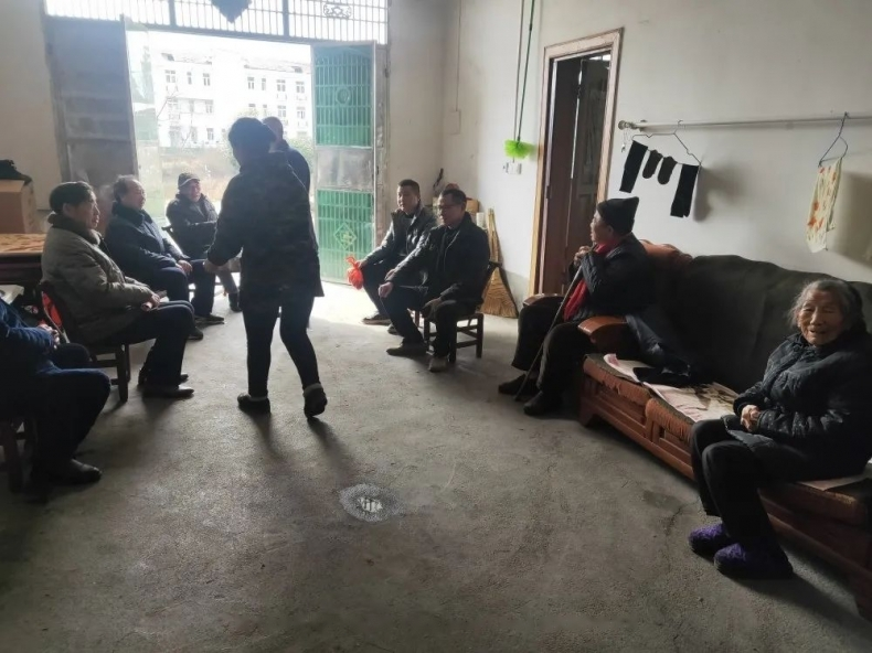 中共湖南省徐氏文化发展中心党支部委员会  徐氏宗亲联谊会  高龄老人走访慰问活动.png