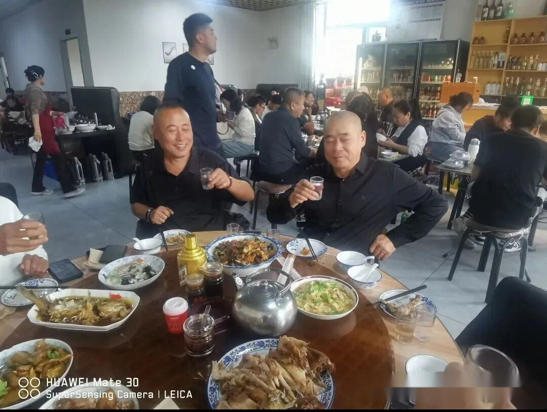 酒酣情浓话宗亲——中外徐氏联谊侧记.png