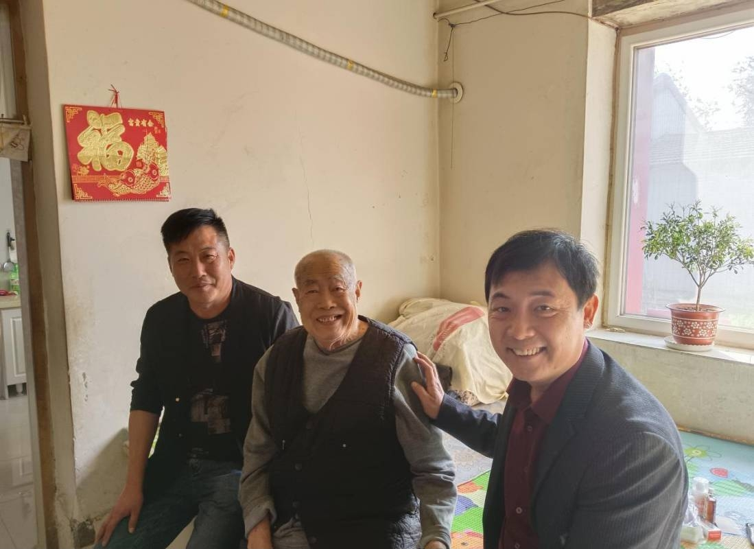 黄骅市徐氏宗亲联谊会重阳节敬老活动.png