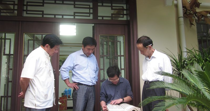 安徽岳西徐氏联谊会2014年重阳节慰问米寿以上老人活动综述.png