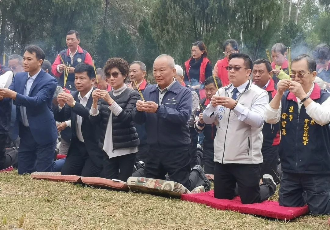 台湾县长回乡祭祖，感谢祖先庇佑.png