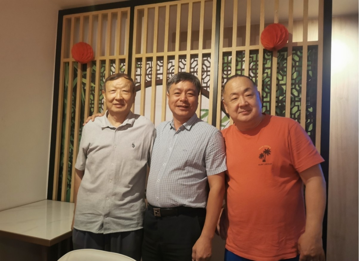 宗亲联谊     情谊更浓  ——热迎徐腾会长到访.png