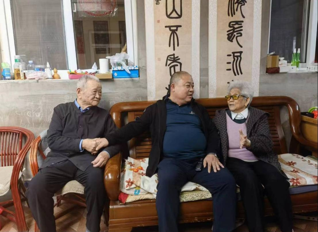 黄骅市徐氏宗亲联谊会重阳节敬老活动.png