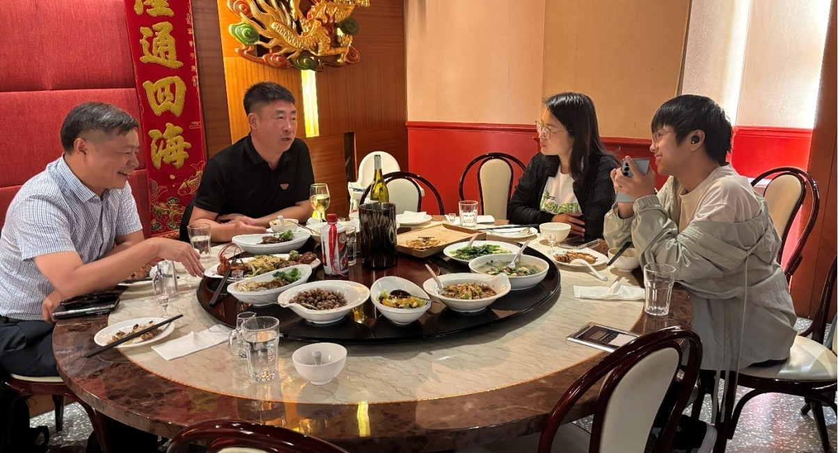 宗亲联谊     情谊更浓  ——热迎徐腾会长到访.png