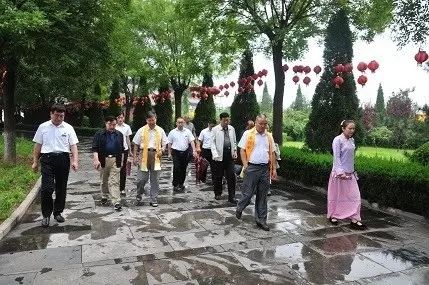 中华炎黄文化研究会常务副会长张希清一行赴山西洪洞大槐树考察（文化资料）.jpg