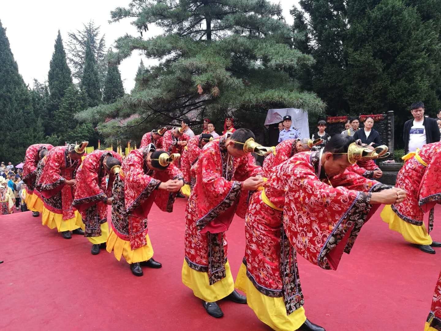 2017陕西宝鸡举行丁酉年丝路寻根炎帝祭祀大典（祭祖纪事）.jpg