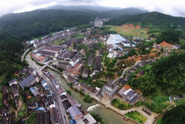 全国人大代表张天任：特色小镇建设应确保“一镇一风格”（人物资料）.jpg
