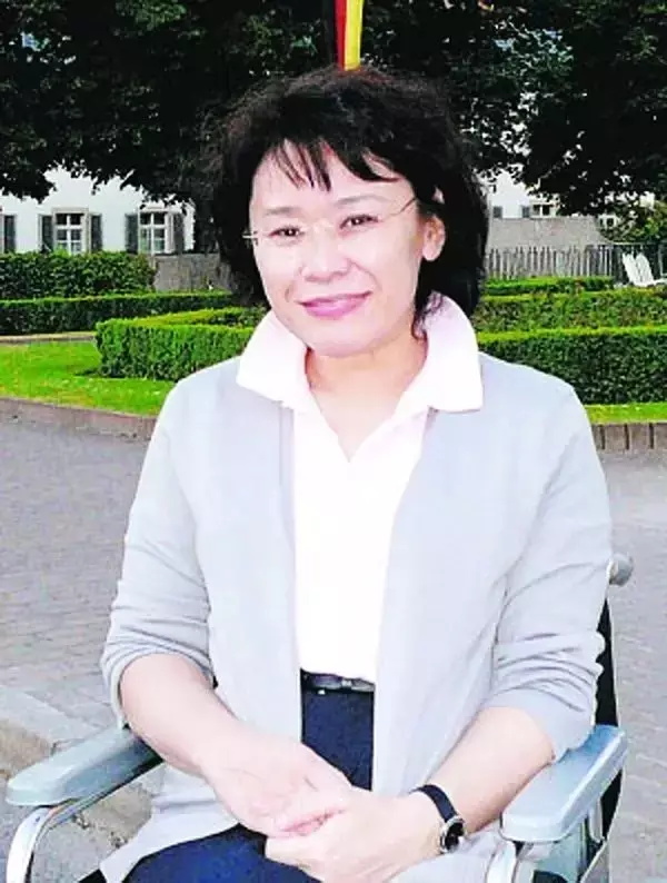 张海迪的写意人生（人物资料）.jpg