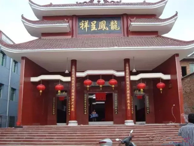 霸气：张氏祠堂三副最牛对联（宗祠胜迹）.jpg