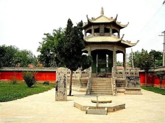 濮阳古迹遗存：澶渊之盟见证物回銮碑（宗祠胜迹）.jpg