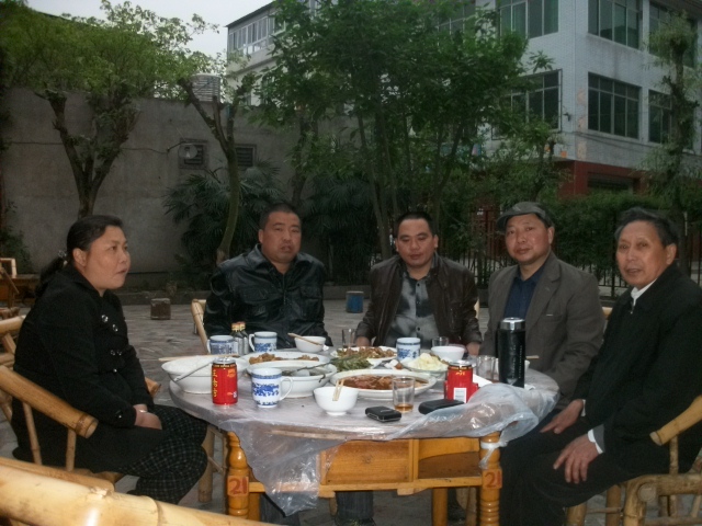 仁德公世系寻查组与各入川支族宗亲合影集.jpg