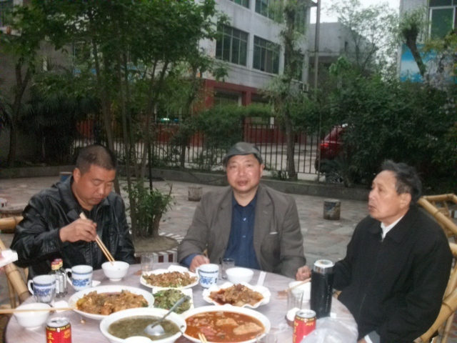 仁德公世系寻查组与各入川支族宗亲合影集.jpg