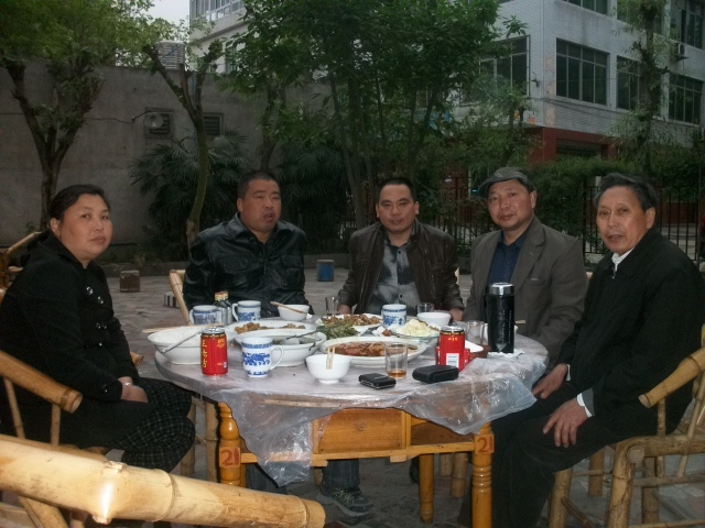 仁德公世系寻查组与各入川支族宗亲合影集.jpg