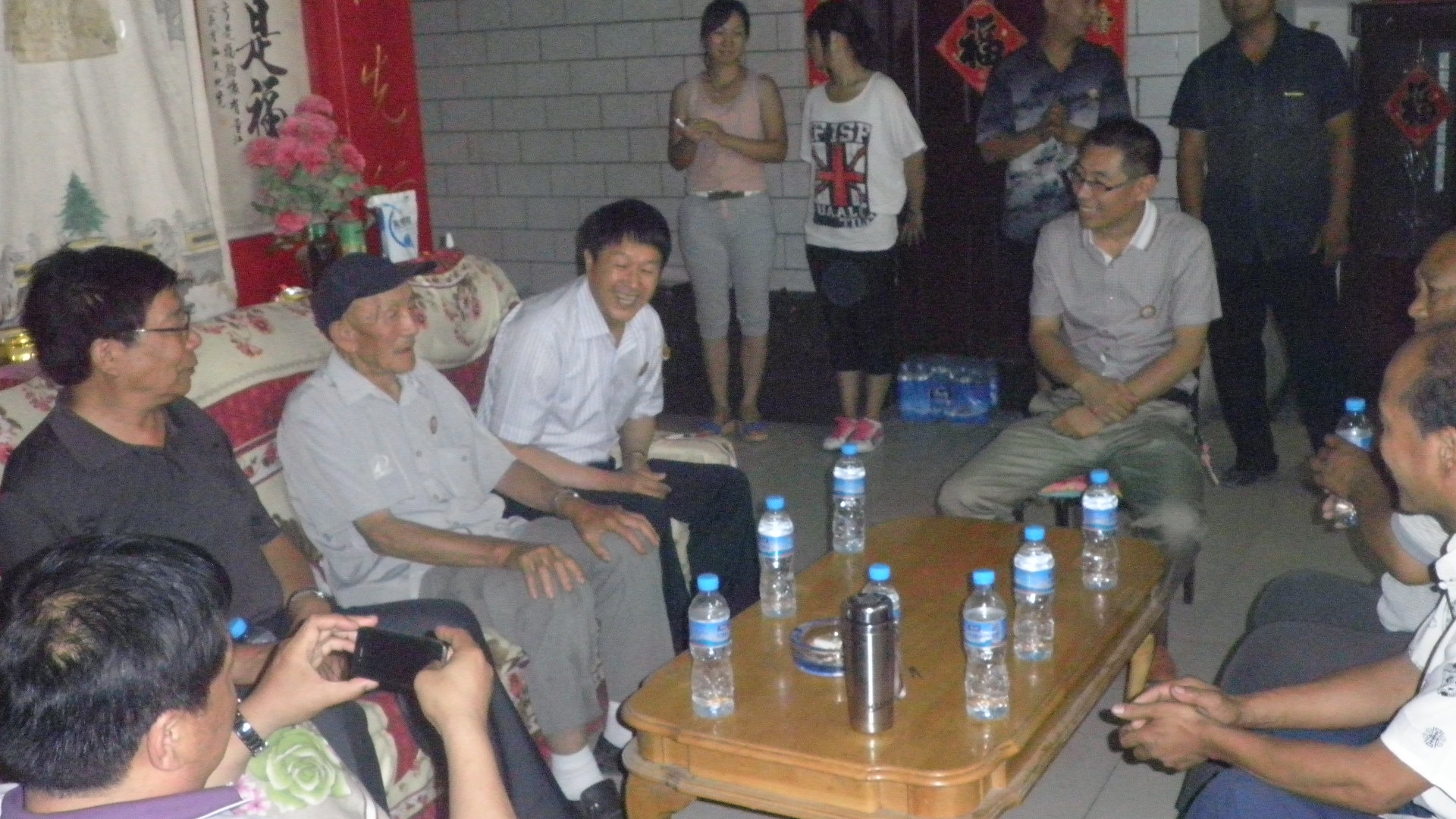 周时选总会长在洛阳周公庙（宗亲交流）.jpg