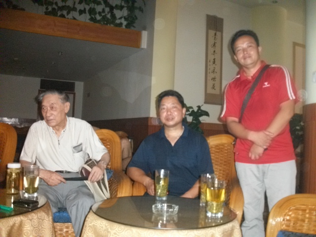 仁德公世系寻查组与各入川支族宗亲合影集.jpg