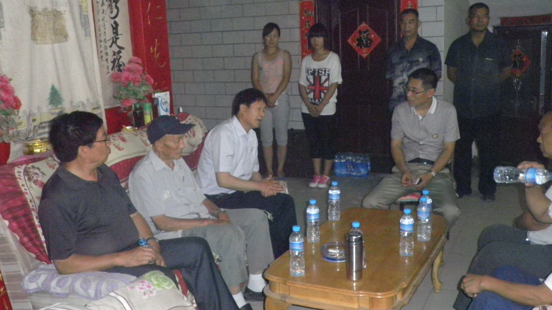 周时选总会长在洛阳周公庙（宗亲交流）.jpg