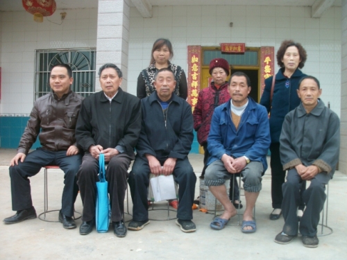 仁德公世系寻查组与各入川支族宗亲合影集.jpg