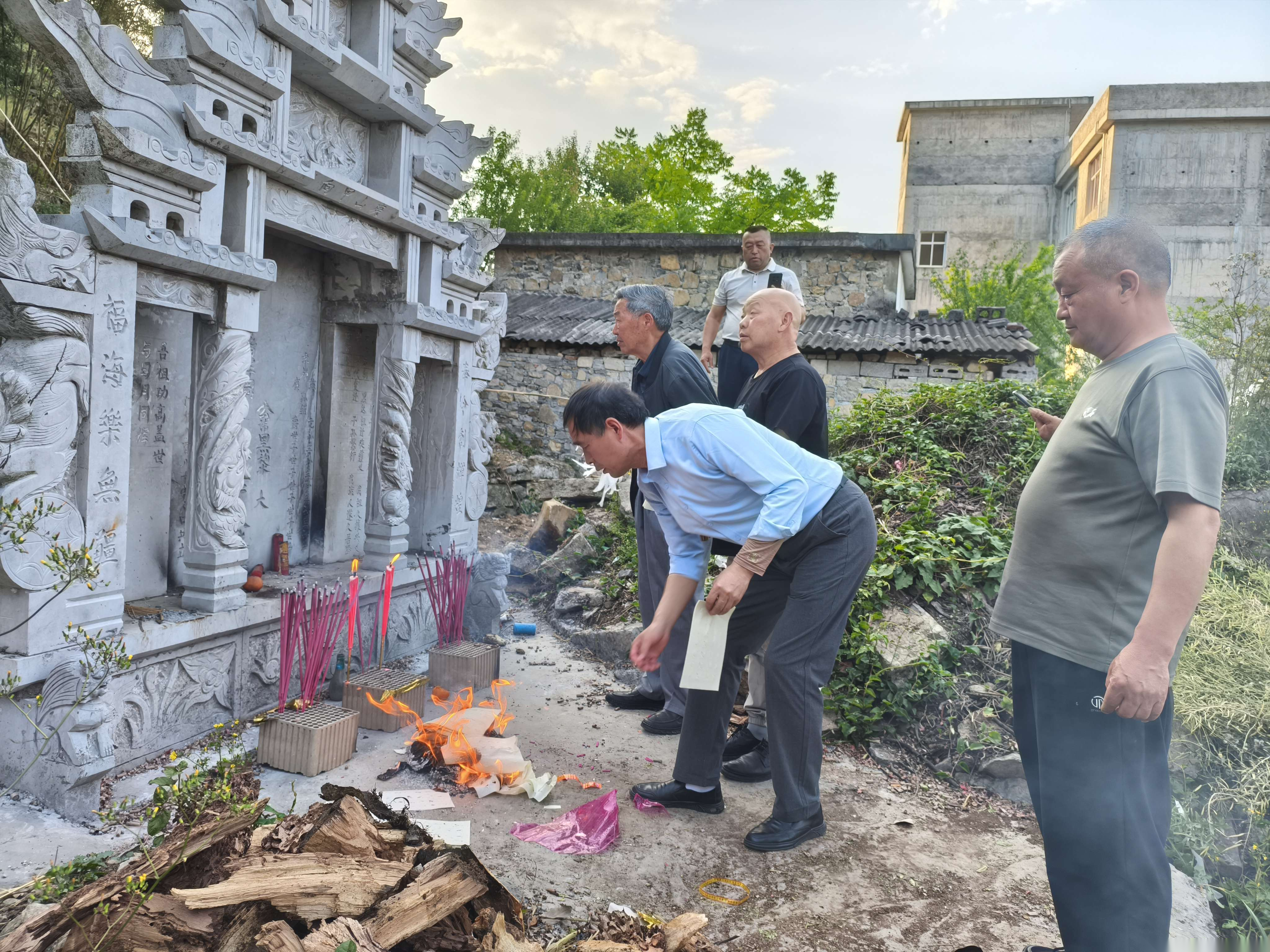 重庆酉阳周姓后裔拜祭【迁黔祖周明道】（寻根线索）.png