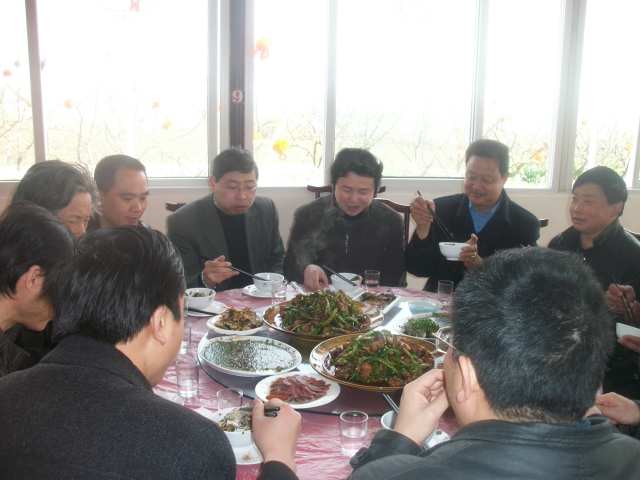 仁德公世系寻查组与各入川支族宗亲合影集.jpg