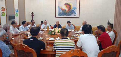 泉州周氏办事处召开《福建姓氏志》周姓篇修补座谈会（文化辑录）.jpg