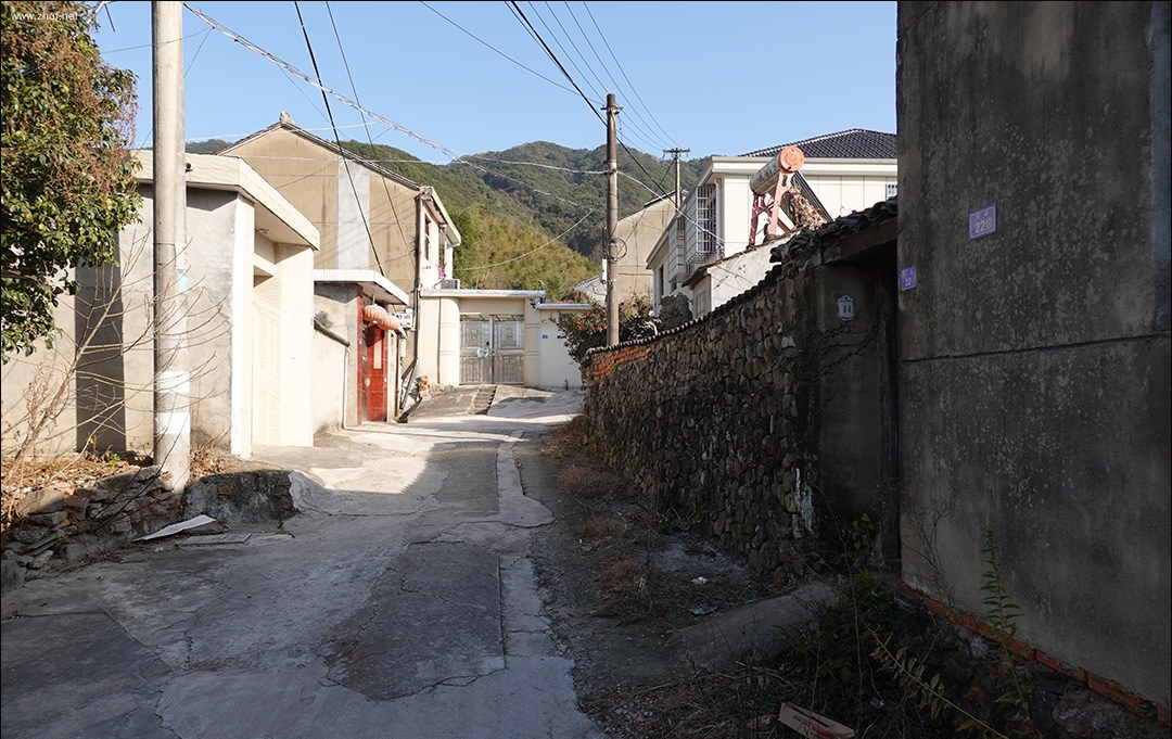 zhuf_707bdf978380f556772a08e4.jpg