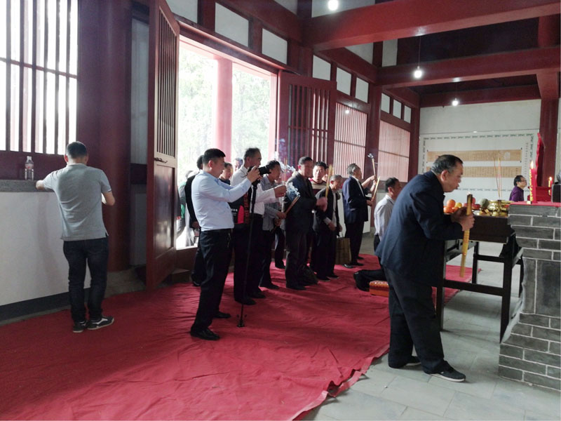 全国朱氏族人代表在世界朱氏族人发祥地邹城峄山举办祭祀活动 ...（祭祖纪事）.jpg