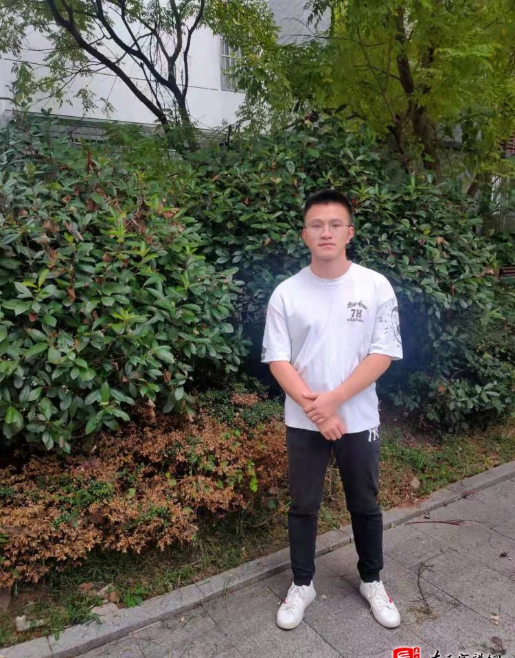 zuo_1bf2e94b625e31bf1a461f.jpg