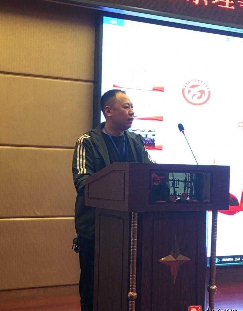 zuo_2cd8428cc673076886d7e3.jpg