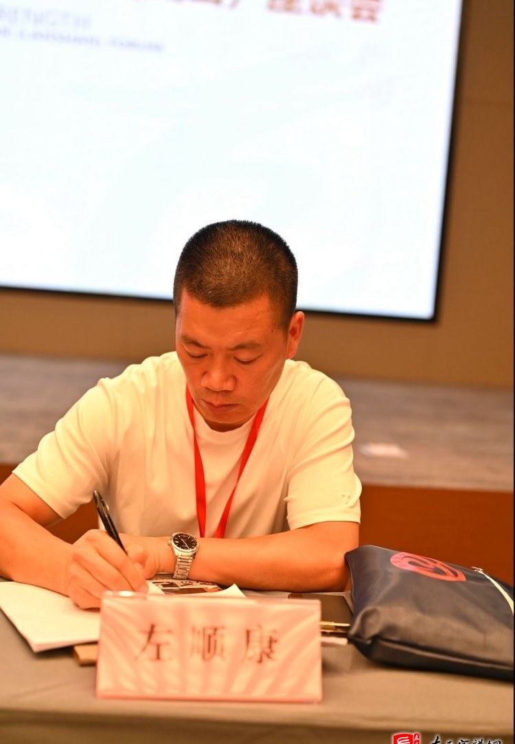 zuo_3941cf68560d91fdb6c224.jpg