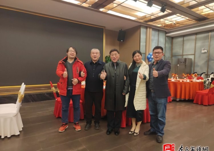 zuo_46faf10e8a8af01c4c2be9.jpg