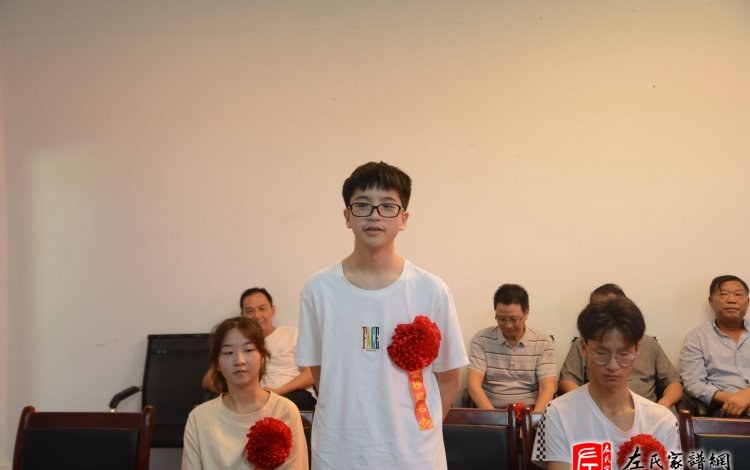 zuo_4c0ed15bd0aa323b64ac83.jpg