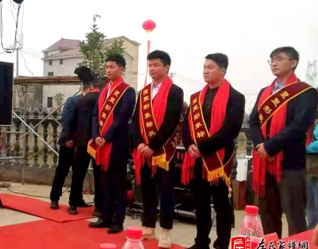 zuo_5d92d792e5513ff8e007ed.jpg