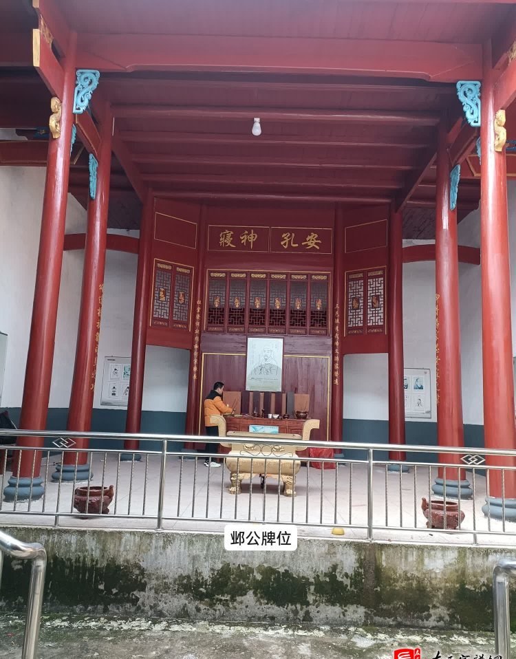 zuo_5f324ee6318e8a7d2f0cb8.jpg