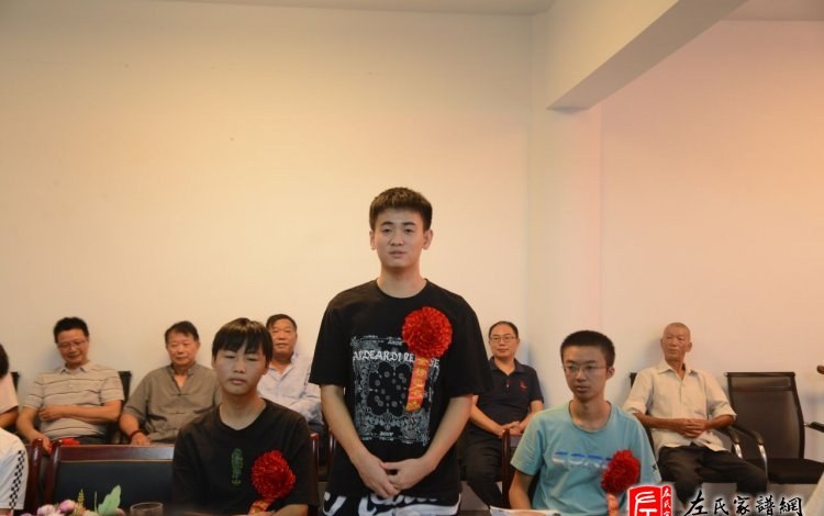 zuo_6217876de17b07f2d0aba0.jpg
