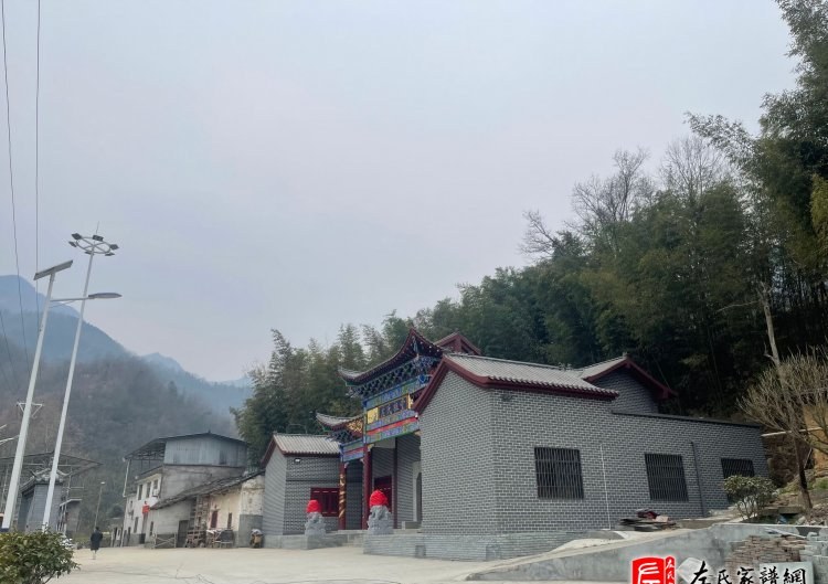 zuo_7ec07027ad9469259cffca.jpg
