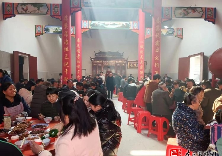 zuo_86b6ffb5e5f23ec086fd08.jpg