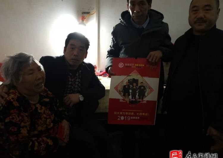 zuo_a01538c851082e3d8ed026.jpg