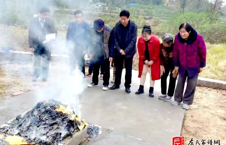 zuo_af9208db520d99a48a127f.jpg