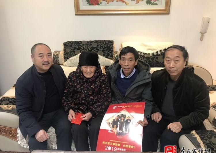 zuo_be34963aa96f6745f8b6a5.jpg